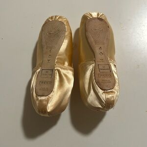 Barely worn pointe shoes